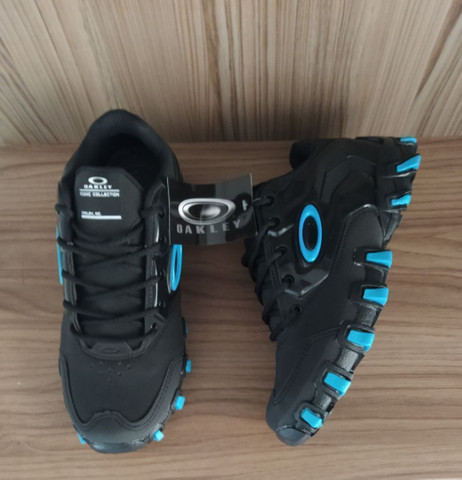 oakley hardshell preto e azul