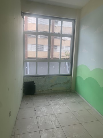 Alugo ótimo Ponto Comercial em frente ao Colégio Santa Monica Taquara - Foto 4