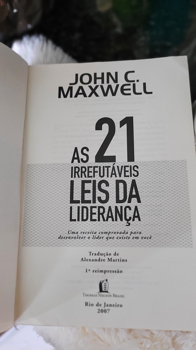 Livro as 21 Irrefutáveis Leis da Liderança  - Foto 2
