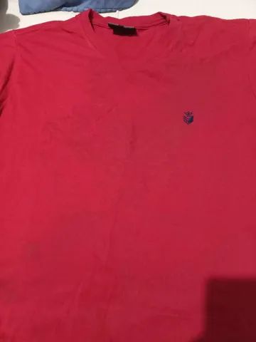 2 Camisetas masculinas tamanho P semi novas
