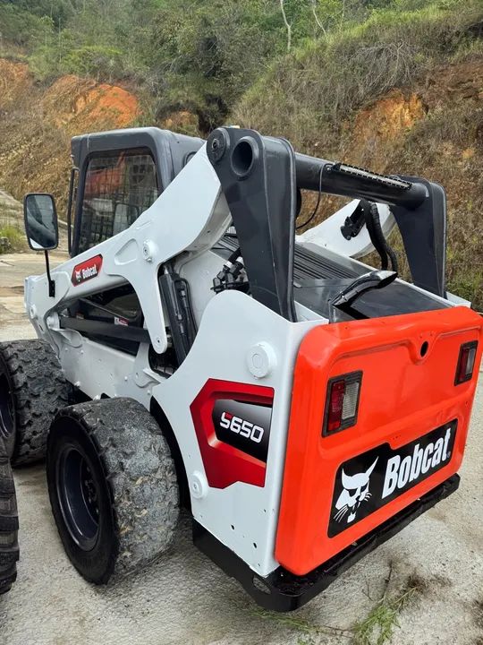 Mini carregadeira Bobcat S650 Ano 2014 - Foto 2