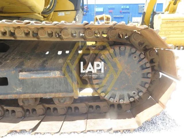 Escavadeira Caterpillar 320C 2005 rodante novo - Foto 2