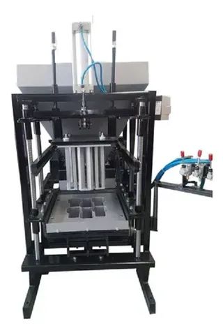 Máquina De Blocos Hidropneumática QMHP-6 Black Com 2 Formas