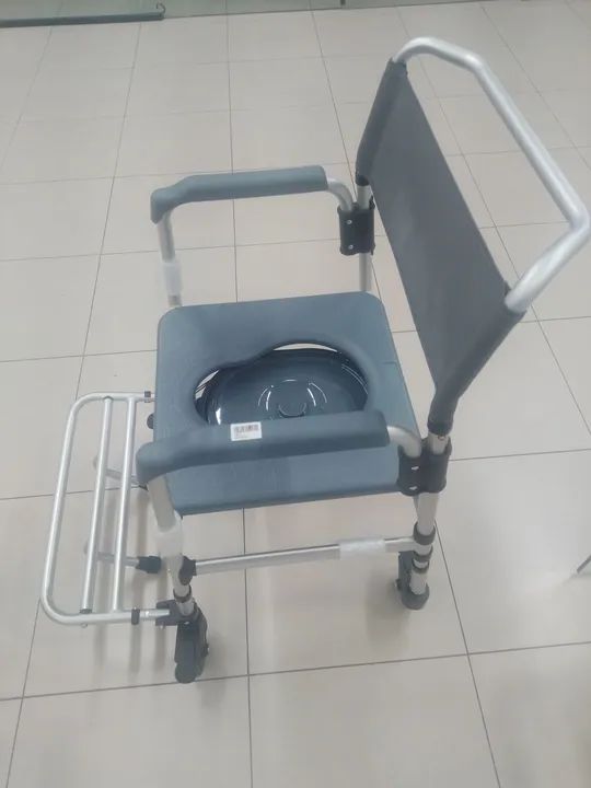 Cadeira de banho Alumínio  - Foto 2