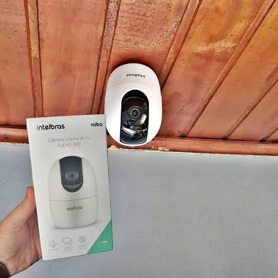 Câmera WIFI intelbras interna, com MICROSD 32 Gb!!!