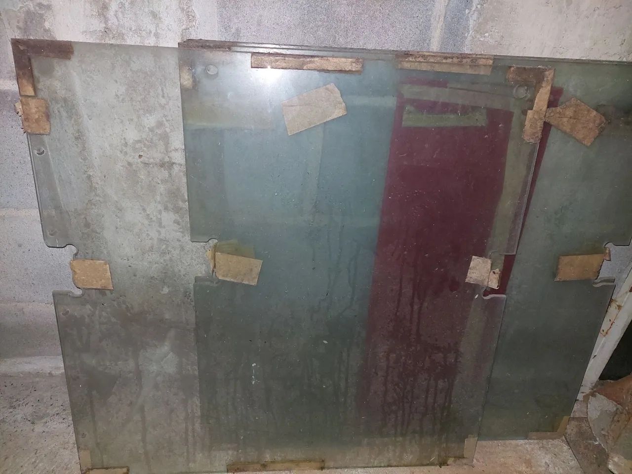 Janelas medindo 70, 5cm x 70, 5cm somente vidros  - Foto 2