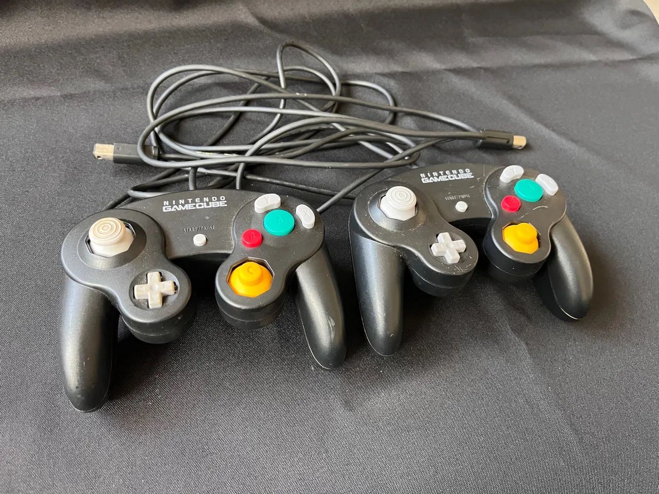 Nintendo GameCube Preto na Caixa + 2 Joysticks + 2 Jogos + Brinde