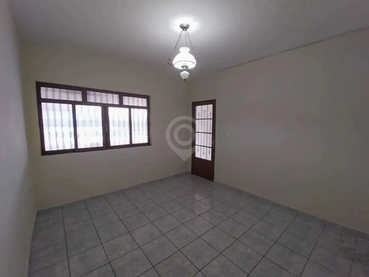 Casa de rua - / Residencial / Jardim Tereza