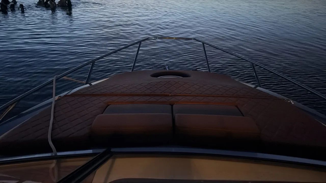 Lancha NX 290 com motor Mercruiser e rabeta bravo, muito nova, ano 2024  - Foto 4