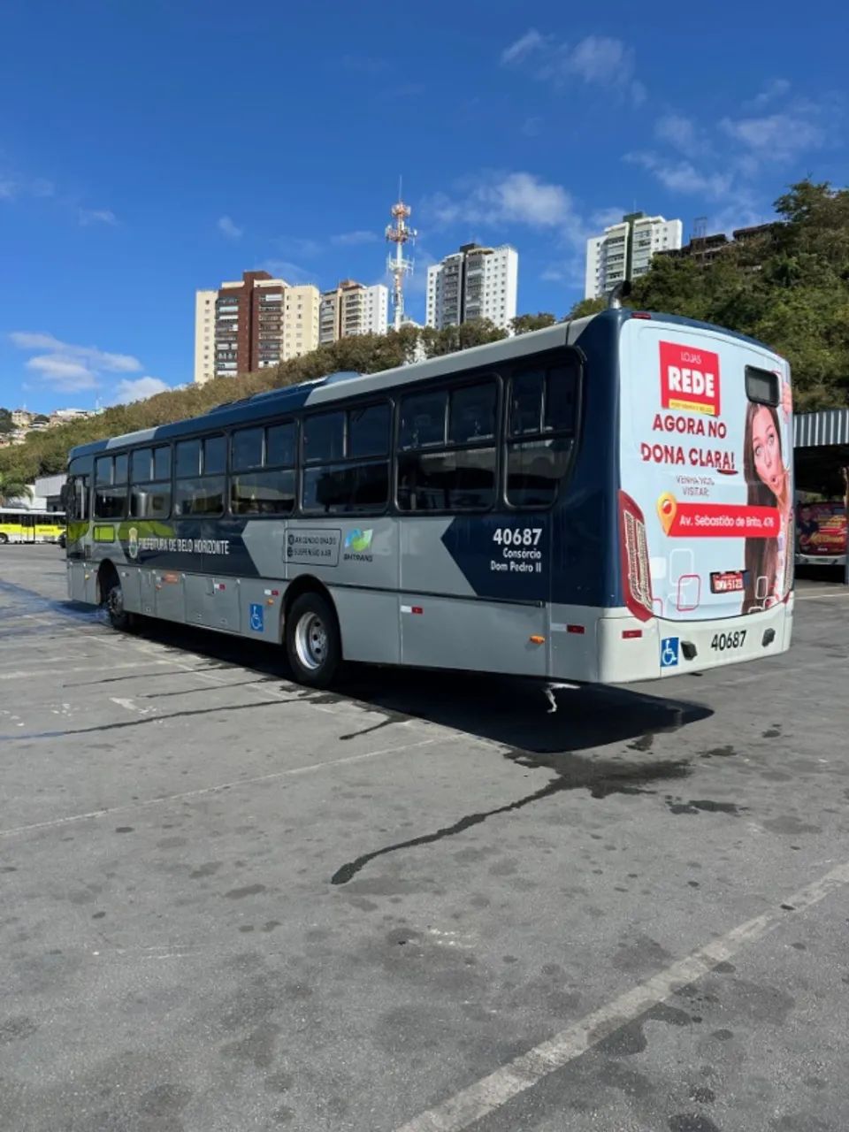 ONIBUS URBANO MERCEDES BENZ OF 1724 CARROCERIA CAIO 2017 COM AR  - Foto 3