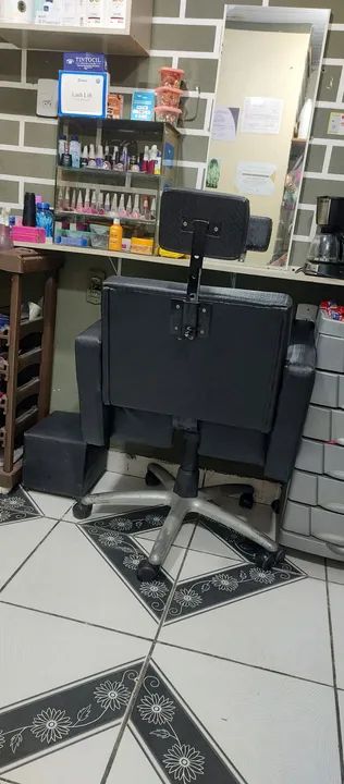 Cadeira Giratória Preta de Couro - Foto 4