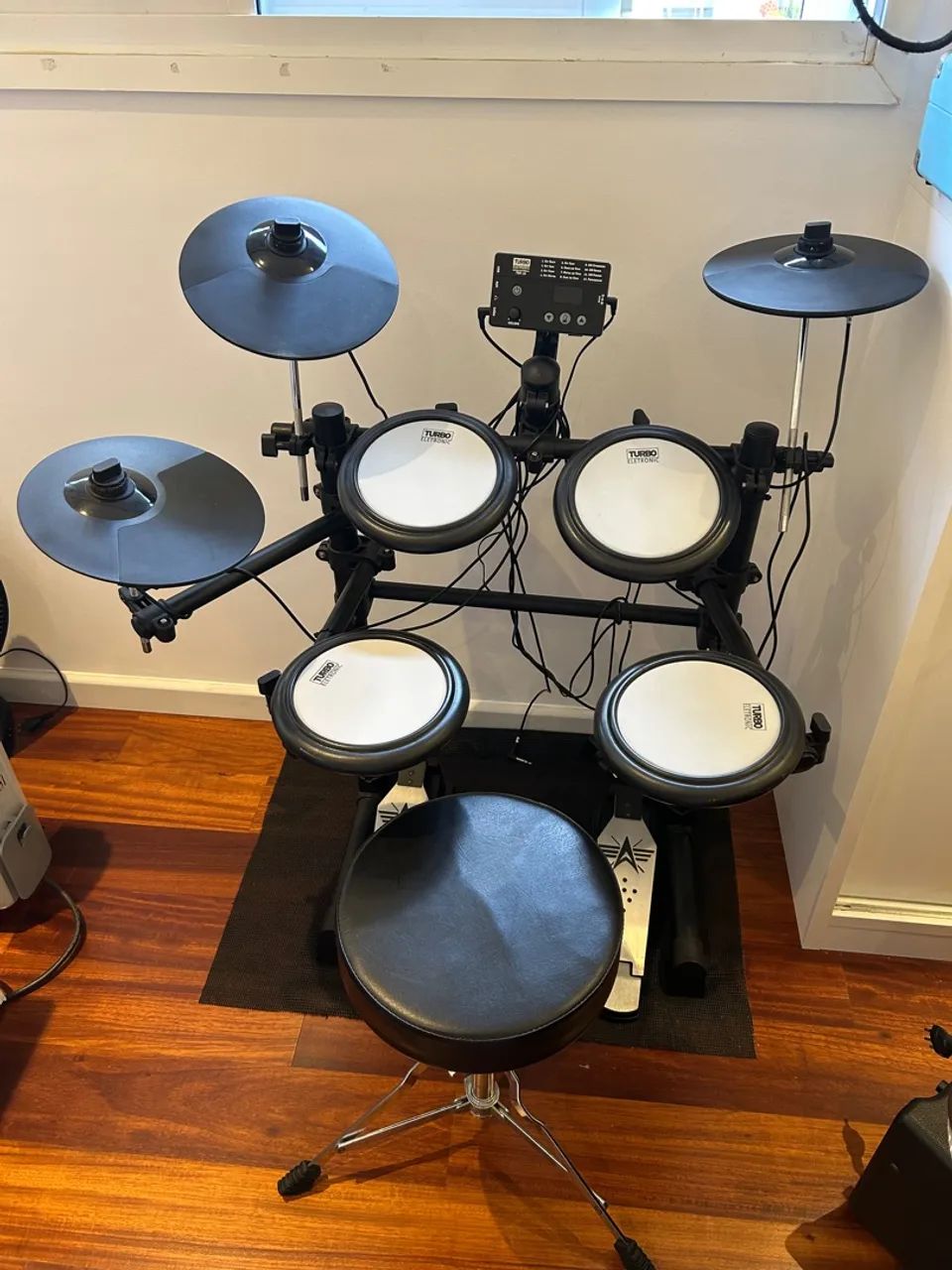 Bateria Eletrônica com Pedal e banquinho