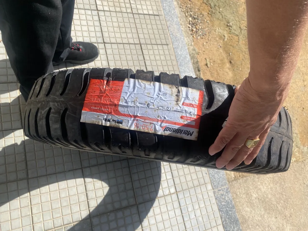 Pneu Meridianal 7.50-16 para Caminhão