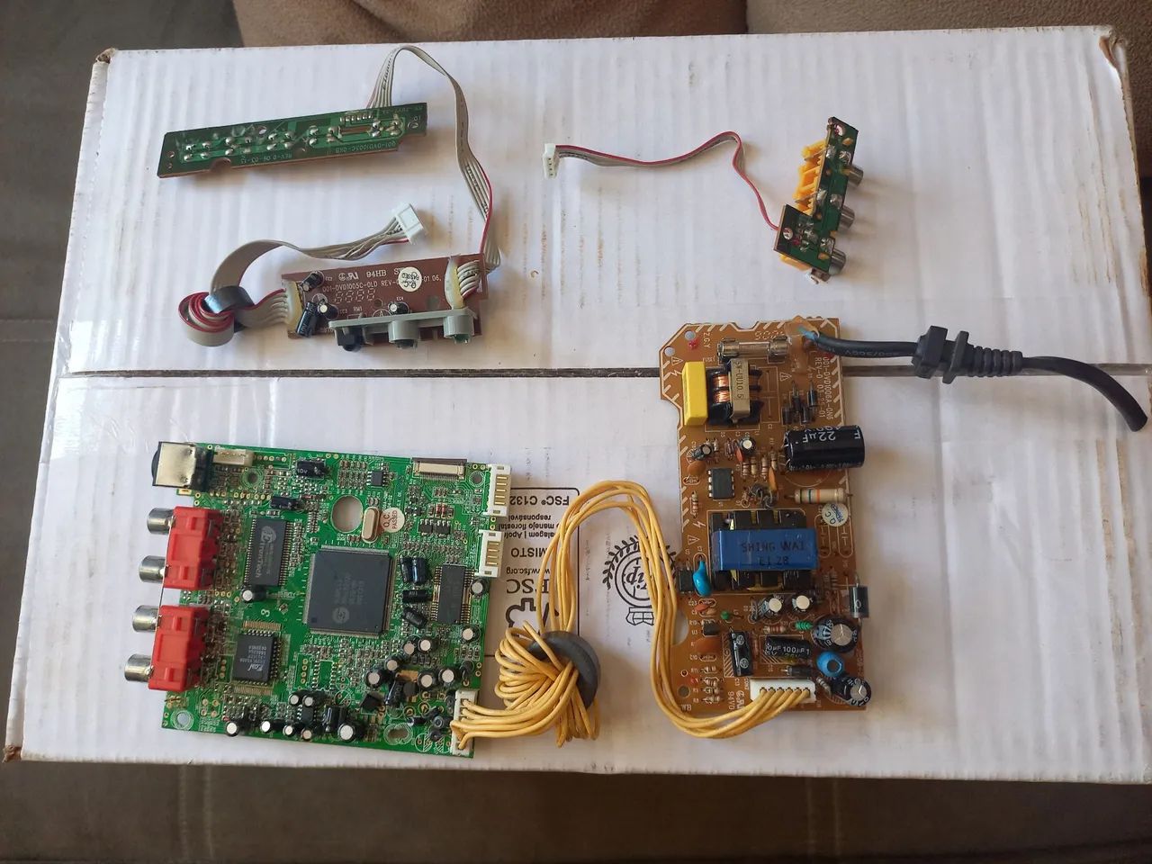 Placa principal ,placa de corrente e de som dvd Lenox dvt 403 - Foto 2