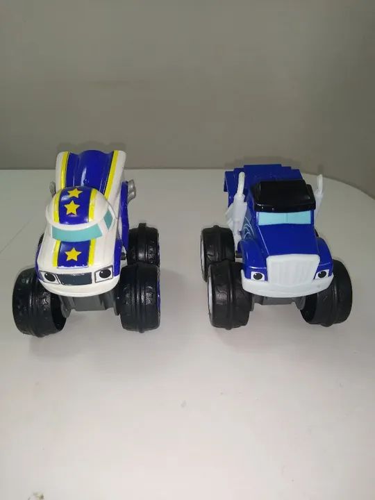 Carrinhos Monster Trucks Blaze and the Monster Machines - Foto 3