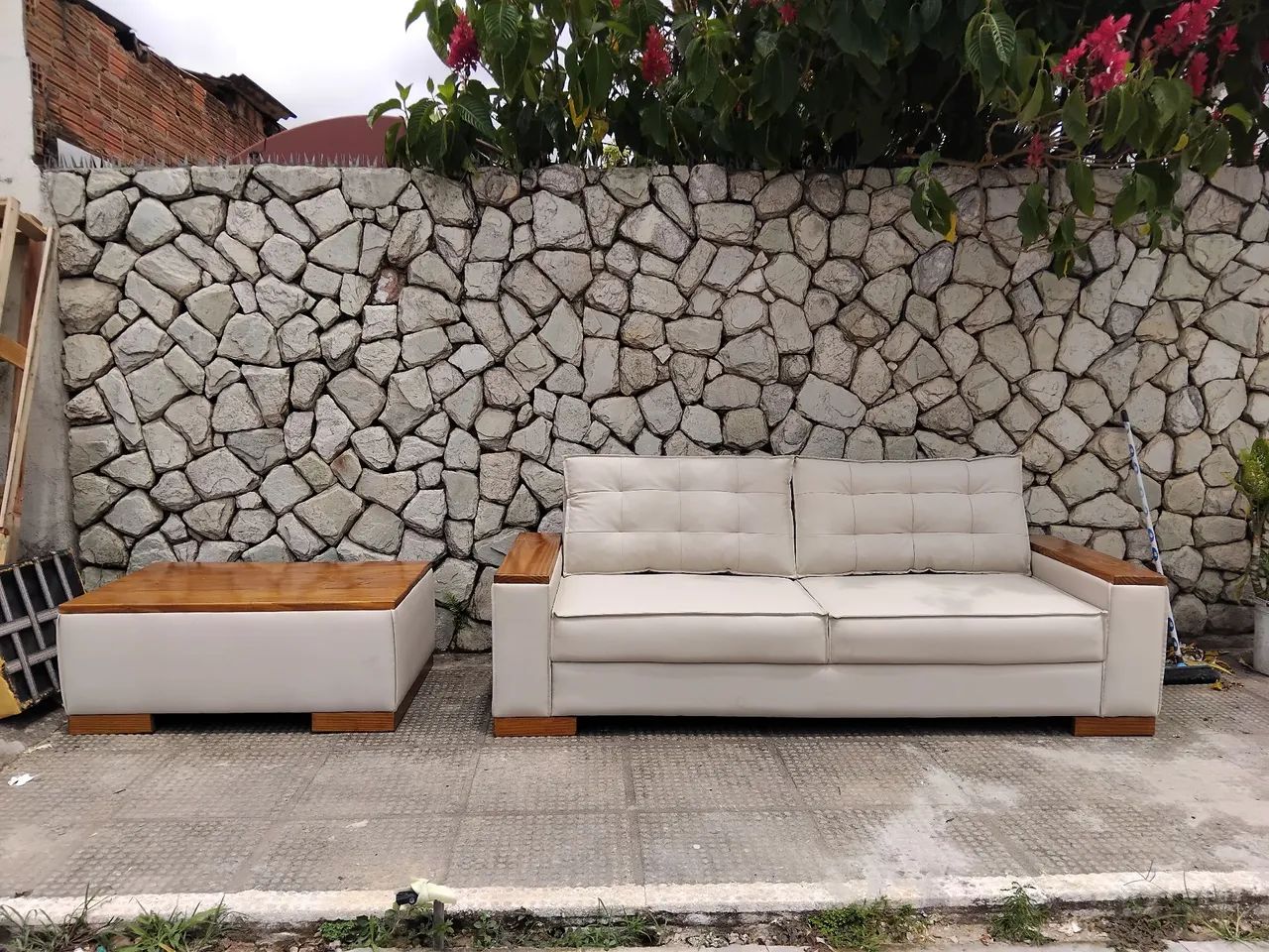 Fabricamos e reformamos estofados