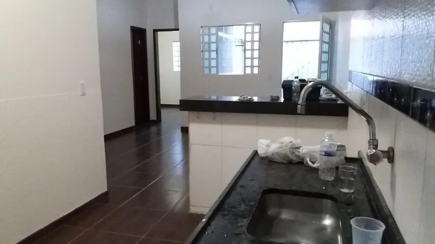Aluguel casa 2 quartos no Itapoã II com garagem