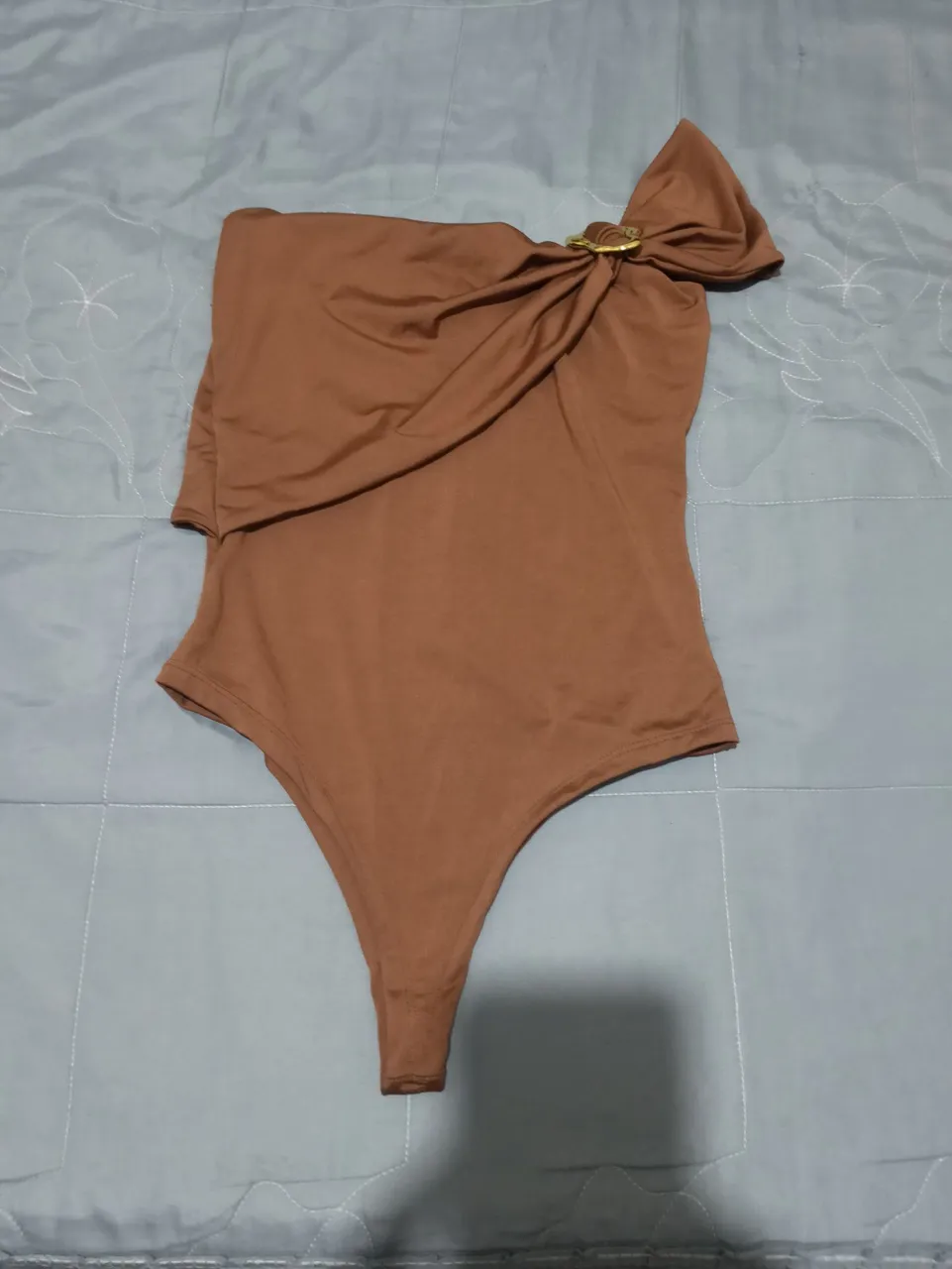 Body Feminino Ombro Único Marrom