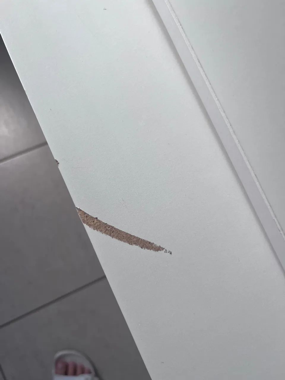 Estante branca com suporte giratório para TV - ideal para quitinete ou dividir ambientes - Foto 5
