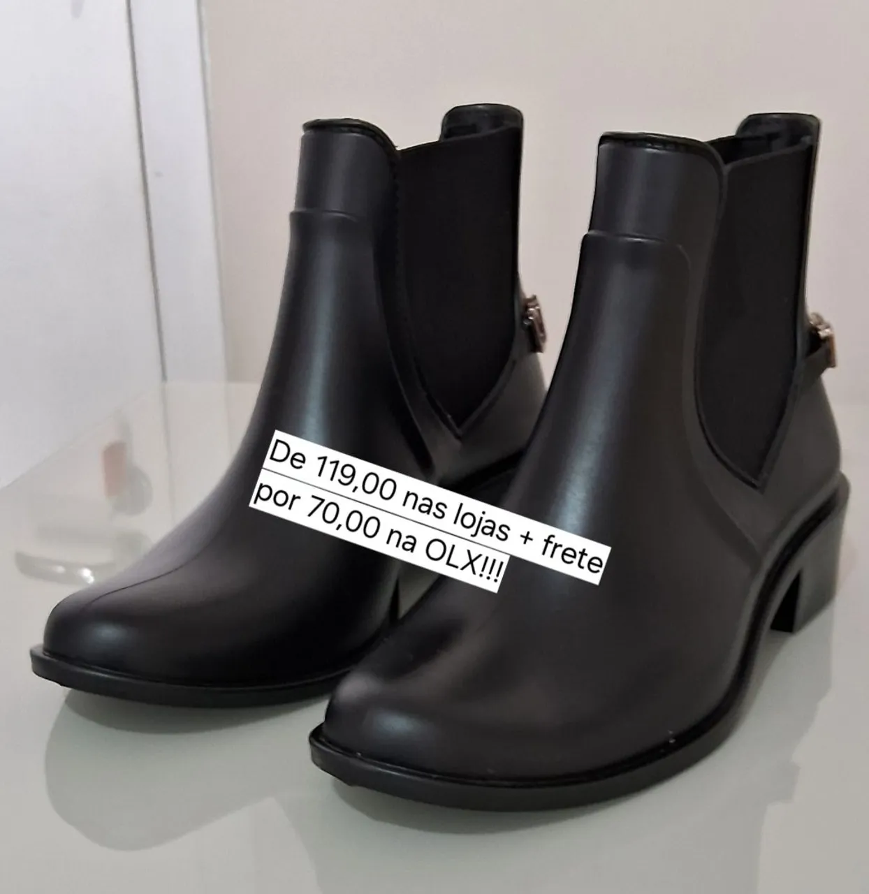 Bota Colcci Preta - Detalhe em Metal