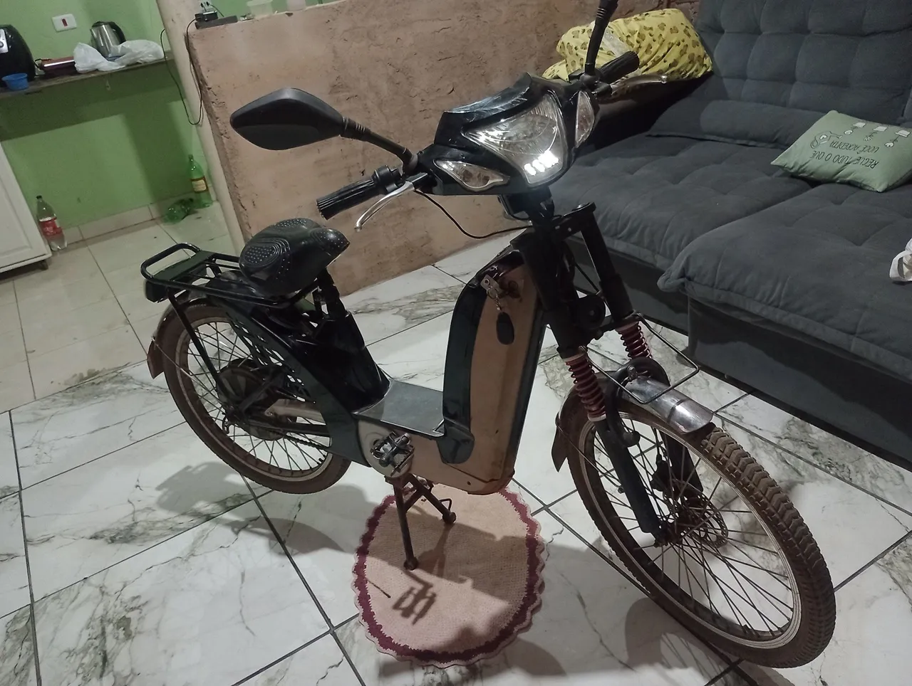 Scooter Elétrica - Design Moderno e Econômico