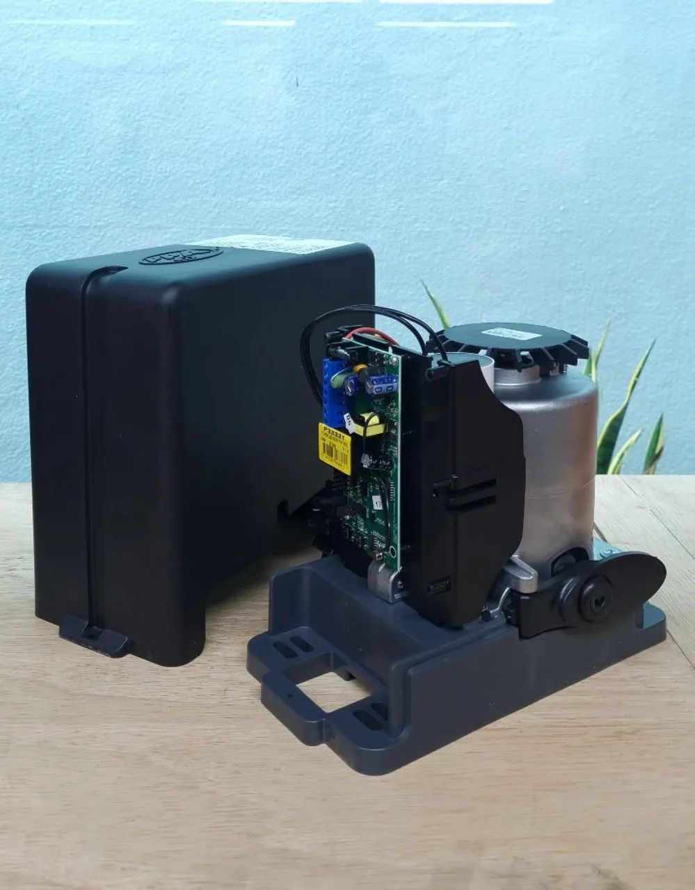 Motor para portão Garence Controles Remotos Originais e Roldanas  - Foto 4