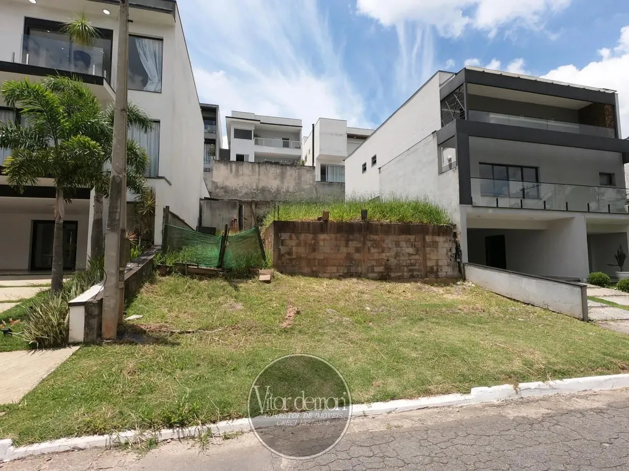Terreno no condomínio Mosaico da Serra em Mogi das Cruzes