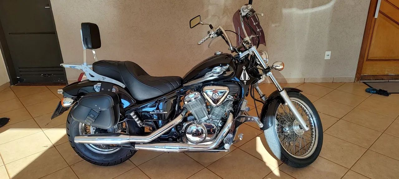 Shadow 600