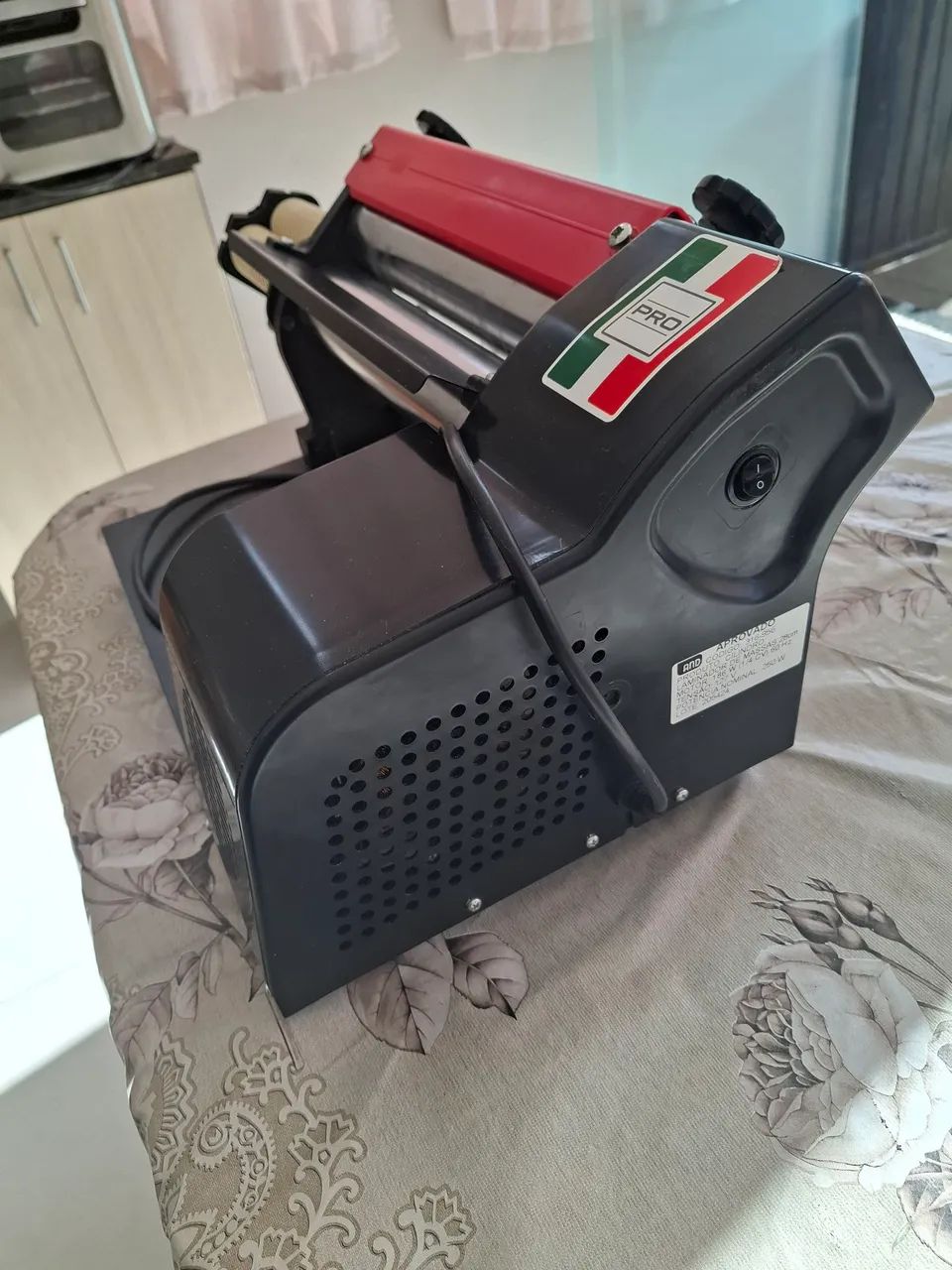 Cilindro Laminador de Massas Elétrico AND Pro 28cm - Foto 5