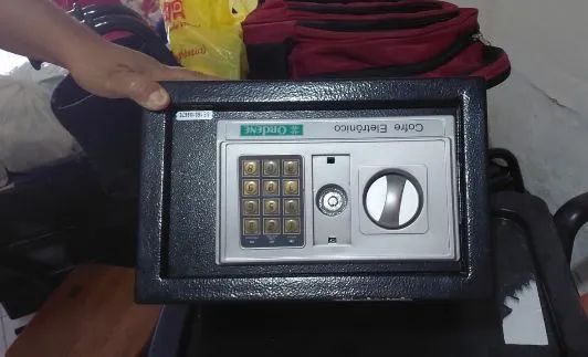 Cofre eletrônico com chave