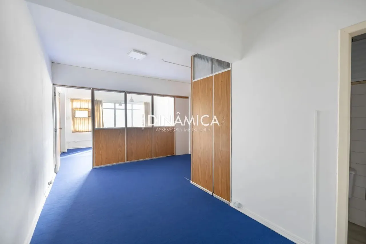 Sala comercial para locação no Centro de Blumenau.