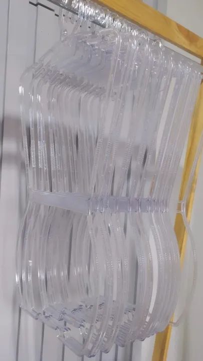 Cabide silhueta acrílico- semi novo - Foto 2