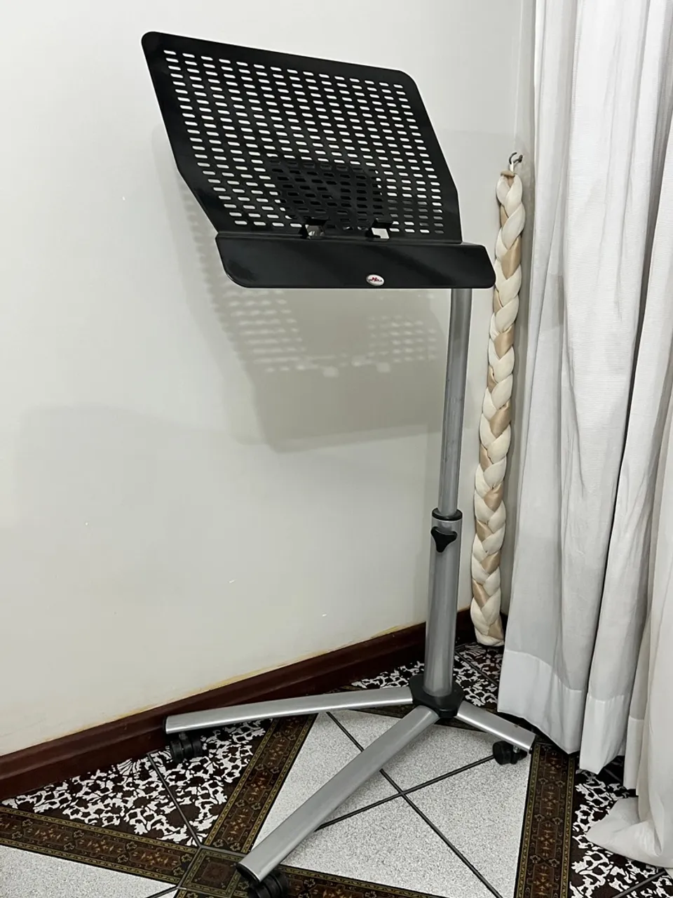 Suporte para Livro e Notebook com Rodas,partituras musicais