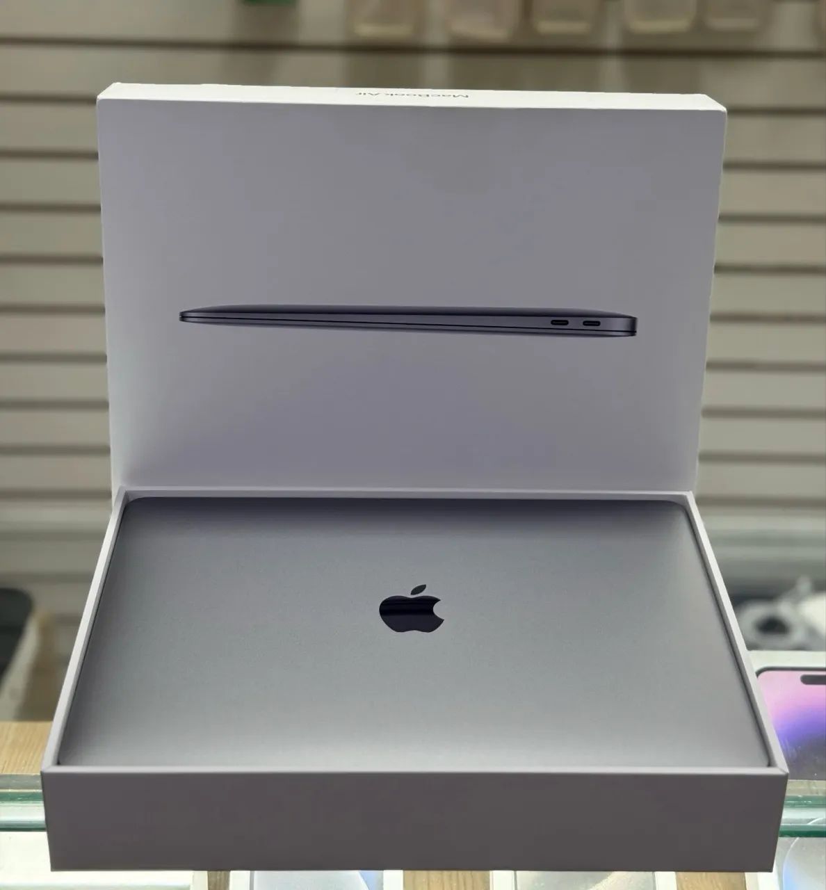 Macbook air m1 8gb / 256gb saúde da bateria 99% LOJA FÍSICA sem