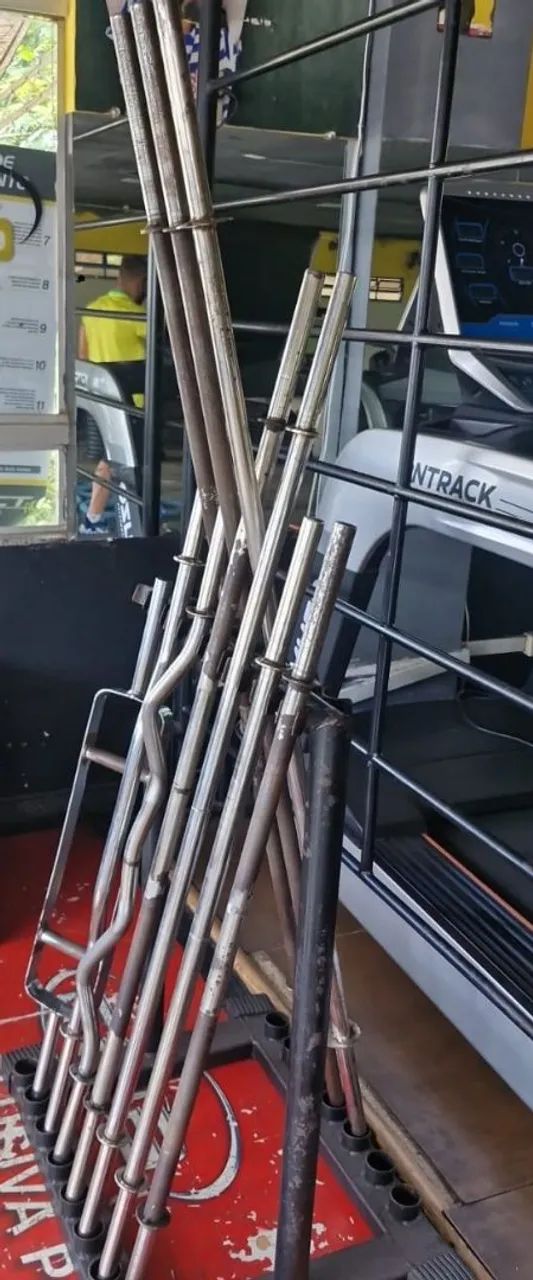 Suporte completo com10 barras , suporte para anilhas, anilhas emborrachada e puxadores,