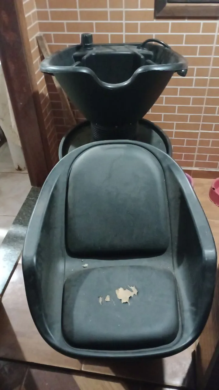 Cadeira de barbeiro com lavatório