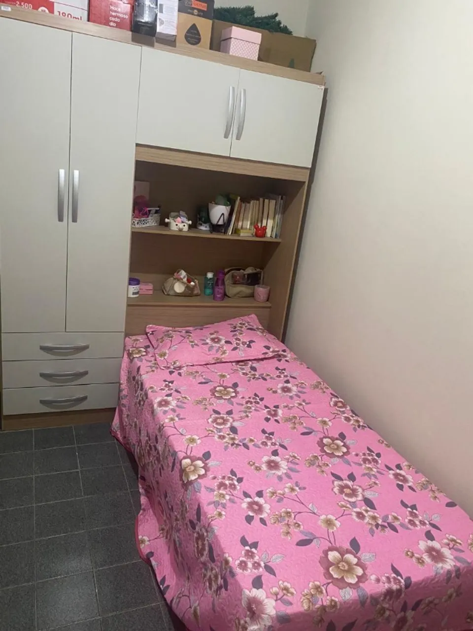 Aceito negociar! Guarda Roupa Solteiro+Cama de Solteiro +Baú Acoplada(sem colchão)
