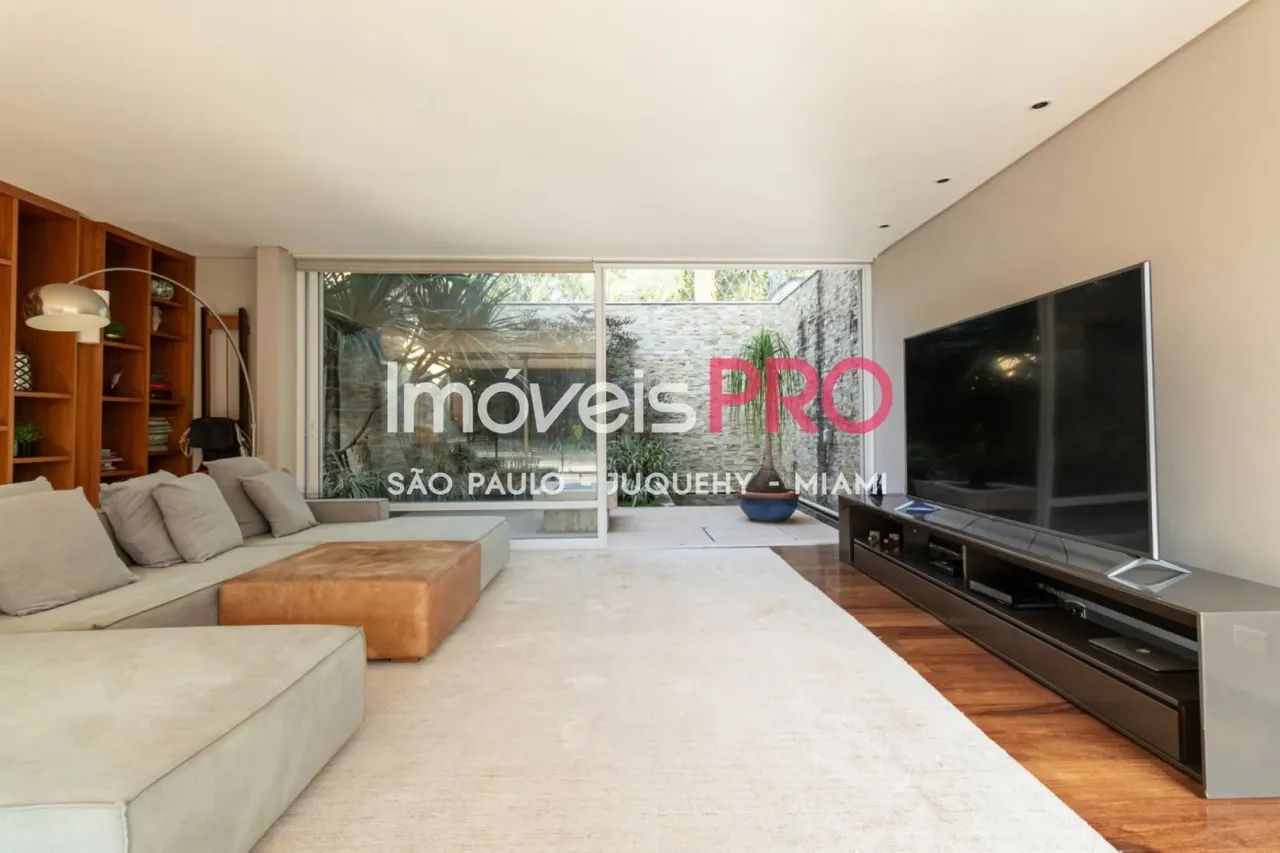 Descubra a Elegância: Sua Casa dos Sonhos em Alto de Pinheiros