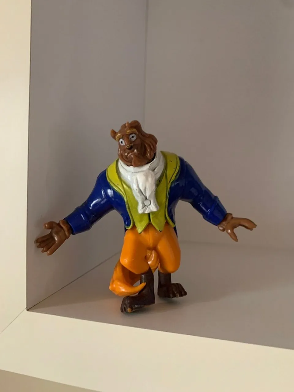 Boneco fera a bela e a fera