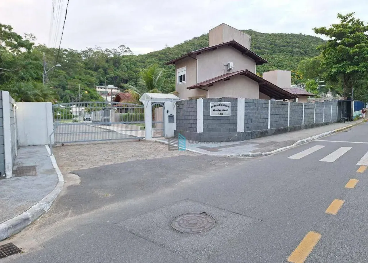 Terreno à Venda em Condomínio Fechado no bairro Sambaqui, Florianópolis !!