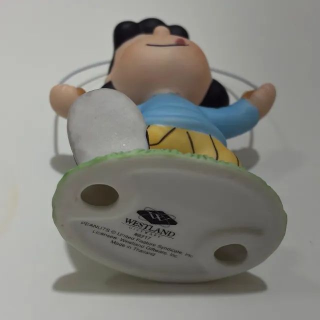 Estatueta Lucy - Peanuts Importado - Foto 4