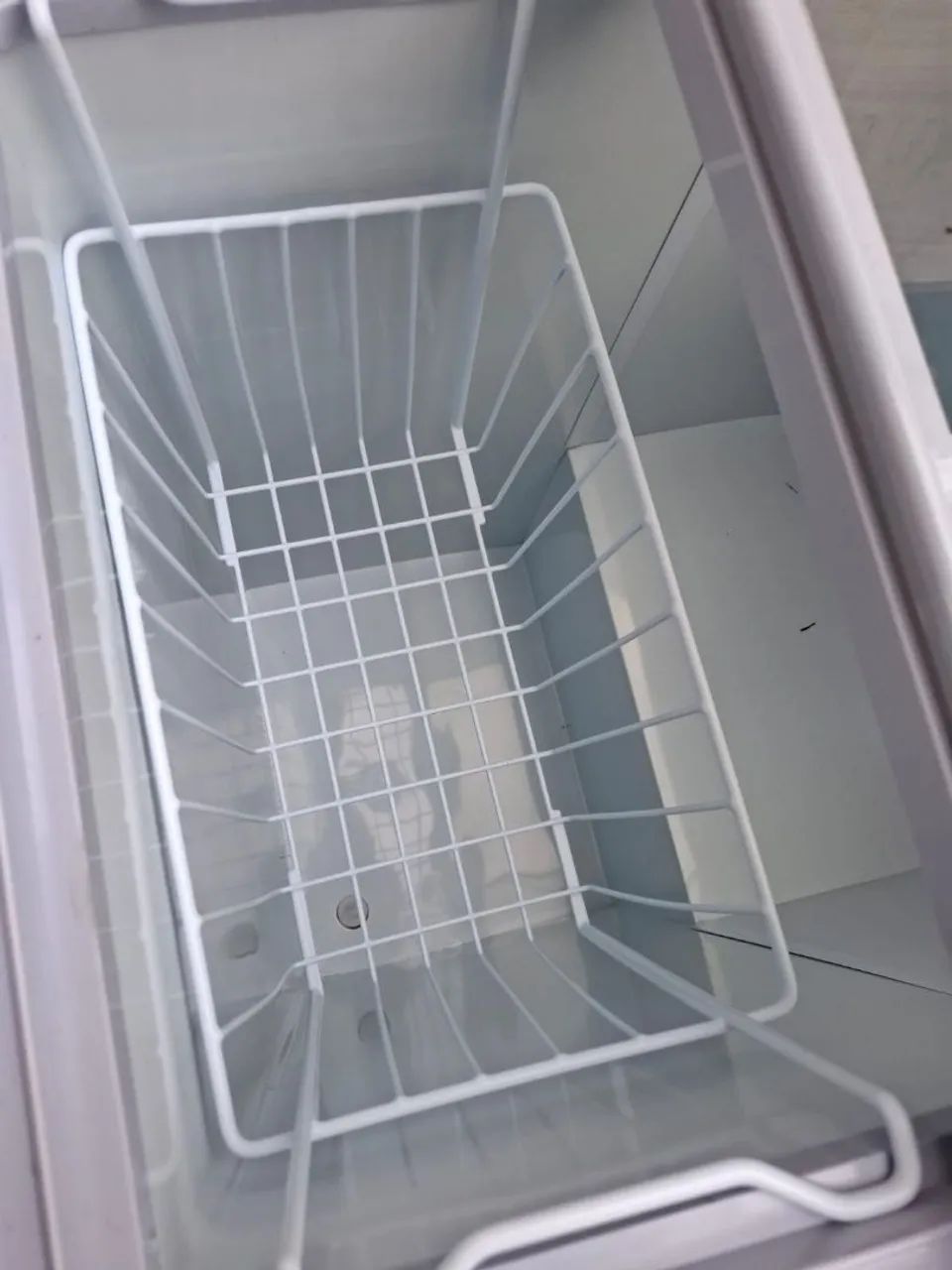 Freezer Horizontal EOS 100 Litros.comprei e nunca usei...zero com nota - Foto 2