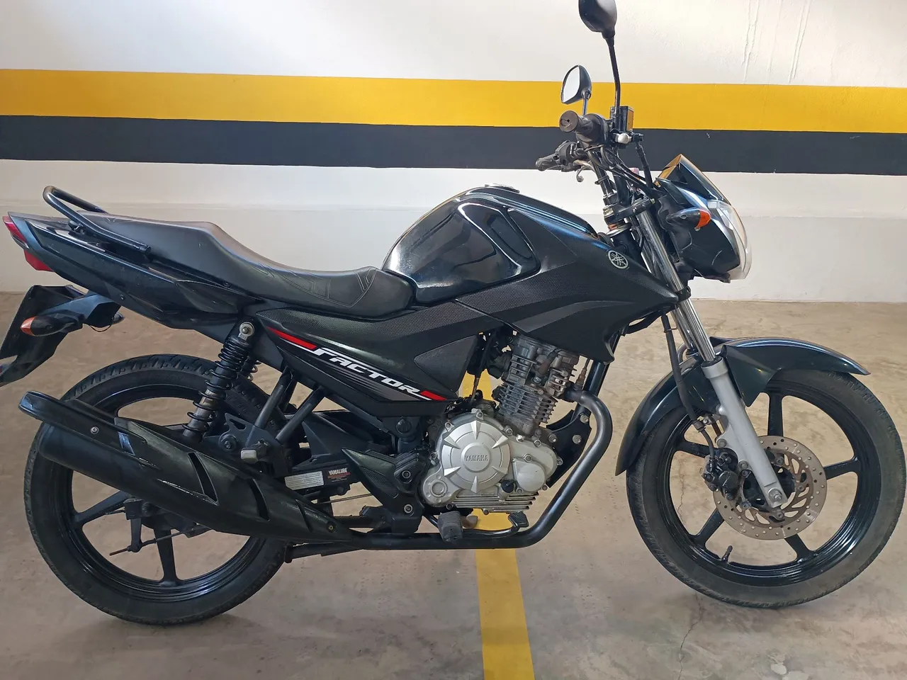 Factor 125I 2018 único dono excelente preço21 X cartão troca o carro ou moto
