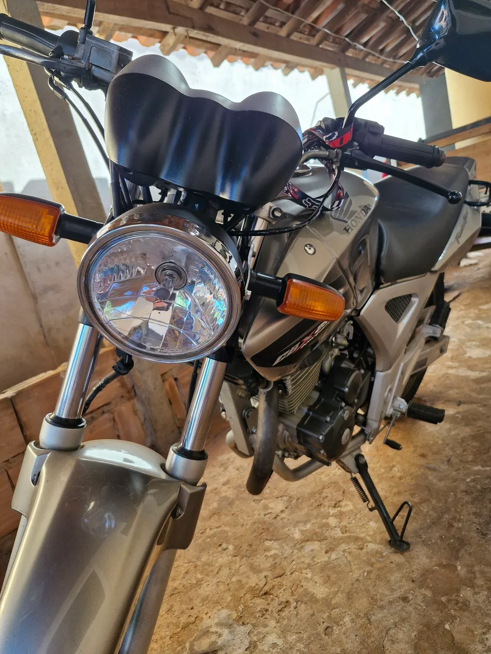 VENDO CBX 250 TWISTER 2008 23.558 KM