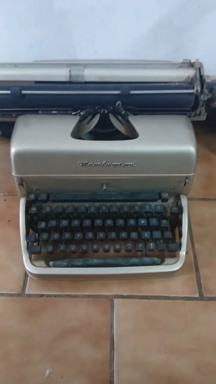 Máquina de escrever remigton 64385642425219120