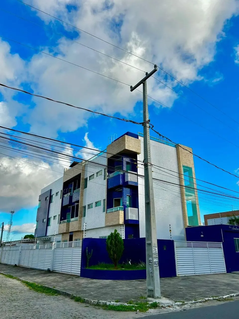 Apartamento REFORMADO no Cristo Redentor (58 m2, 2/4, Residencial Andros )