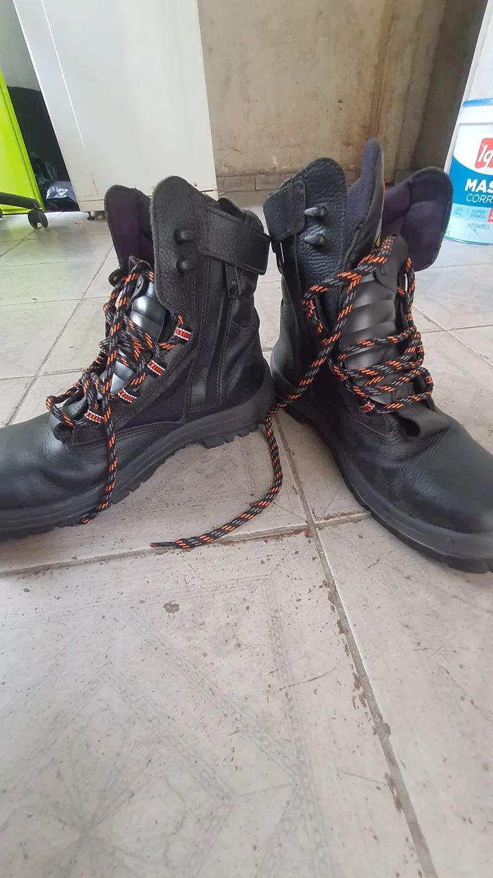 Vende-se bota de segurança tamanho 43 44 - Foto 3