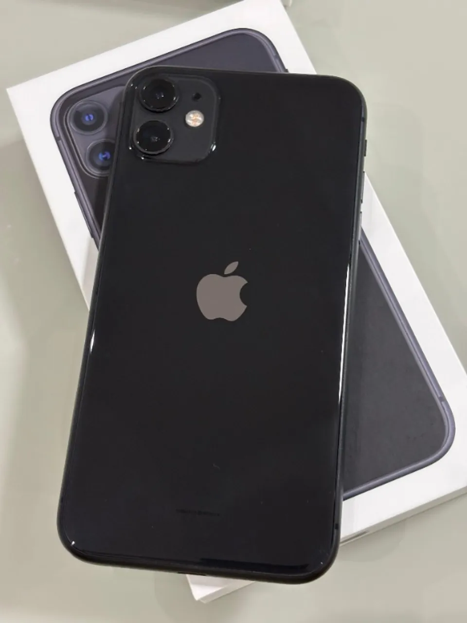 iPhone 11 Preto 64GB sem nenhum arranhão
