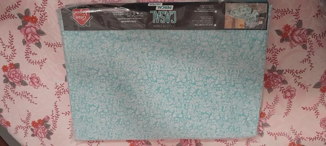 Conjunto roupa de cama casal NOVO. Colcha+ travesseiros+2 edredons e lençol. - Foto 3