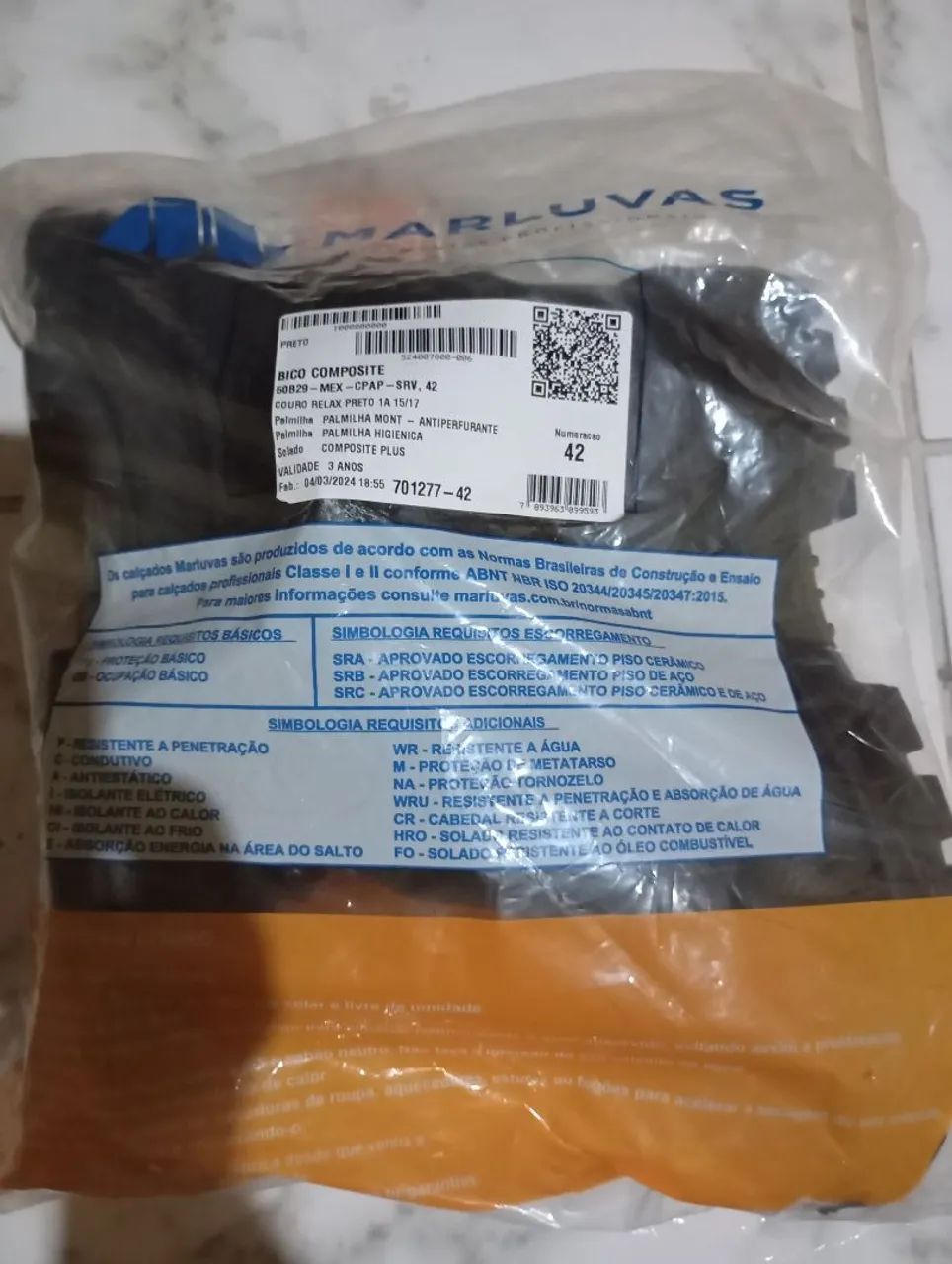 Vendo Bota 39, 40, 41 e 42  - Foto 2